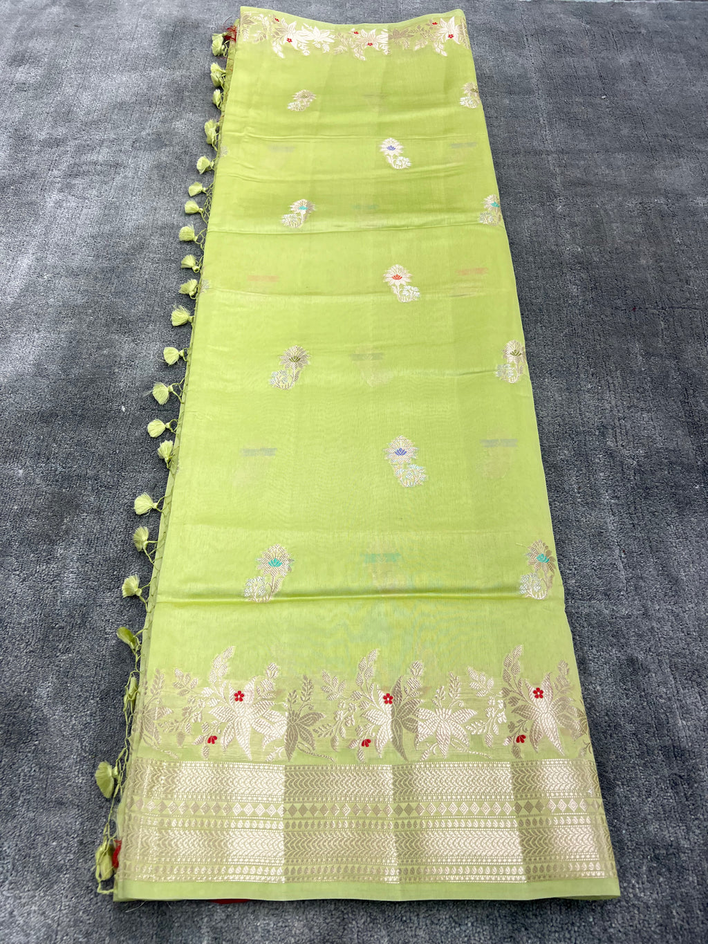 Glamorous Green Pure Mango Silk Banarasi Saree