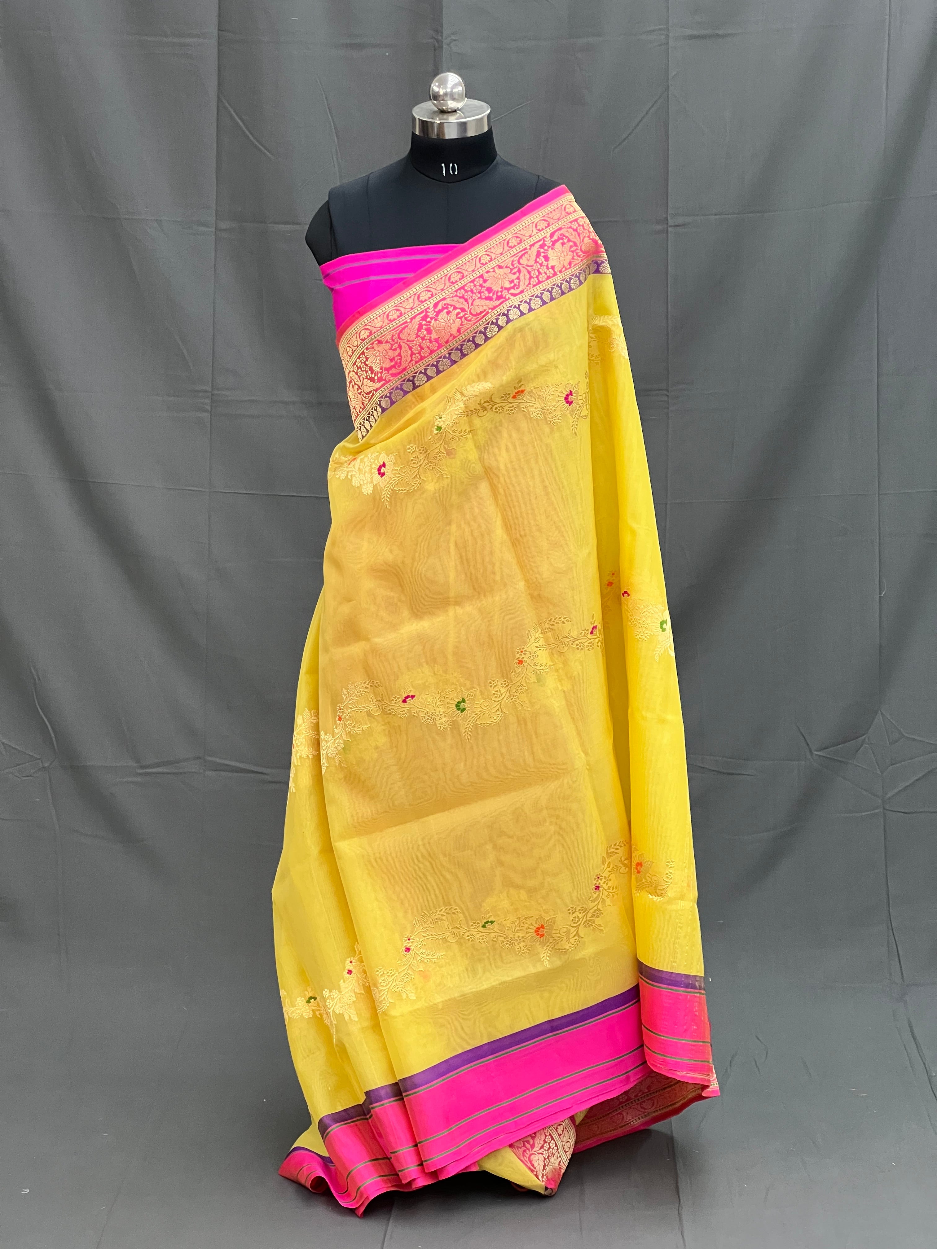 Handloom Kadhwa Organza Silk Banarasi Saree